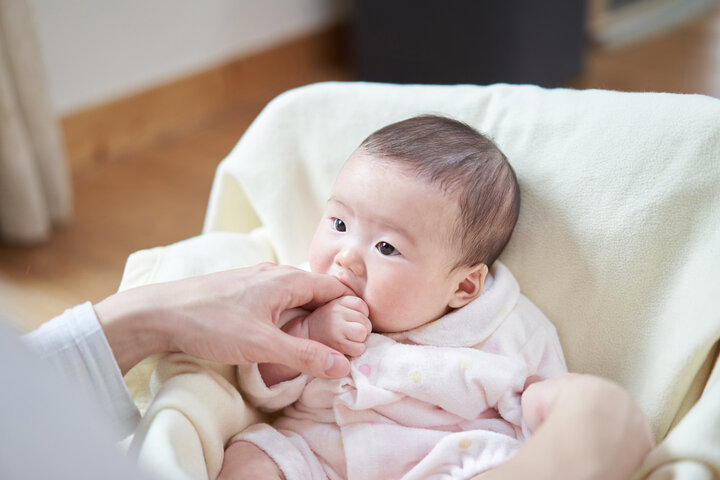 Baby hunger cues